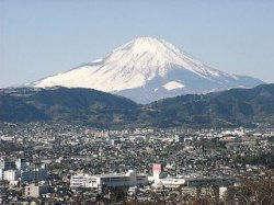 富士山と秦野の街並み